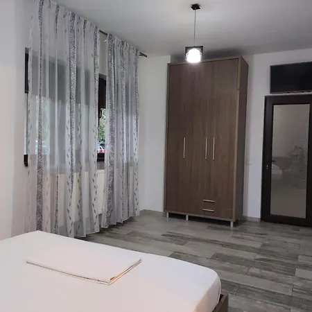 Iarina Miraj Deluxe 2 Bai Apartment
